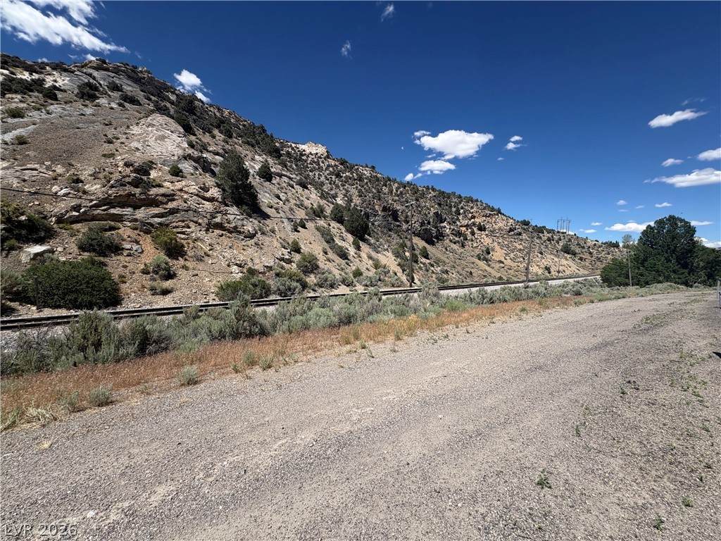  010-660-02 - Photo 1