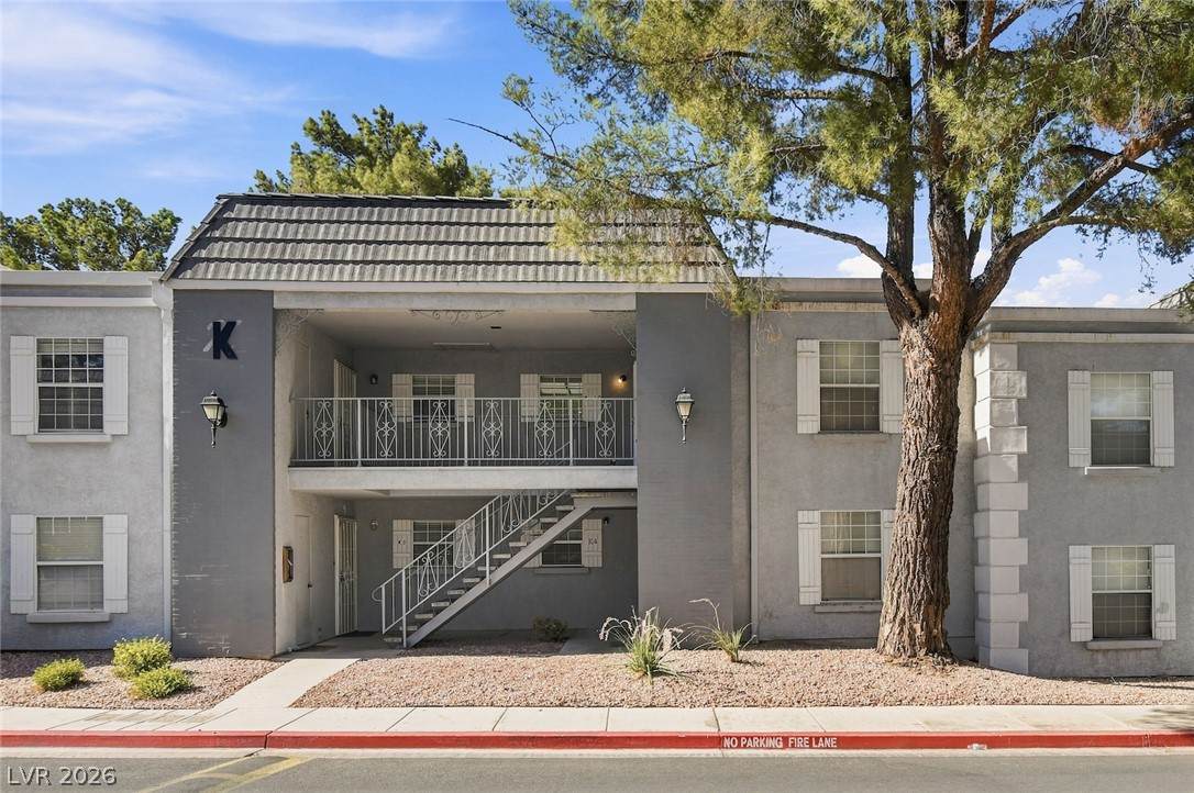 3823 Maryland Parkway - Photo 1