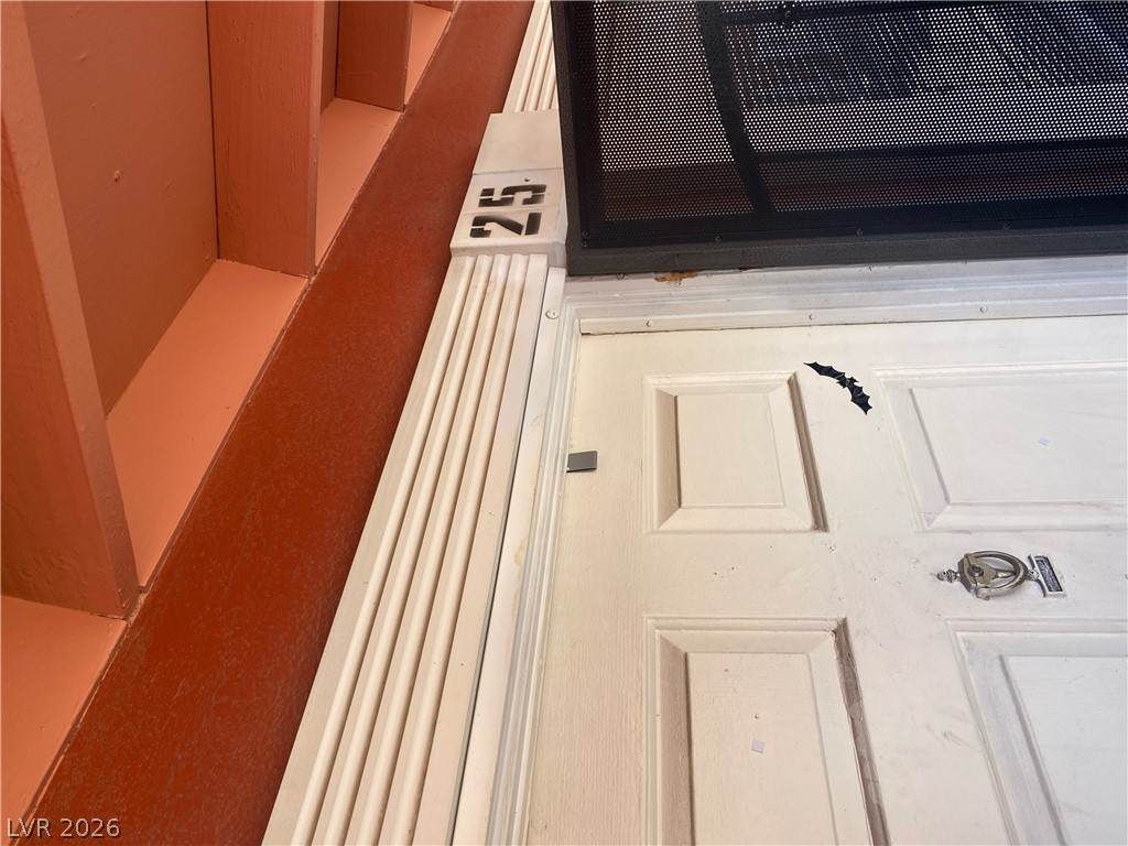 521 Maryland Parkway - Photo 1