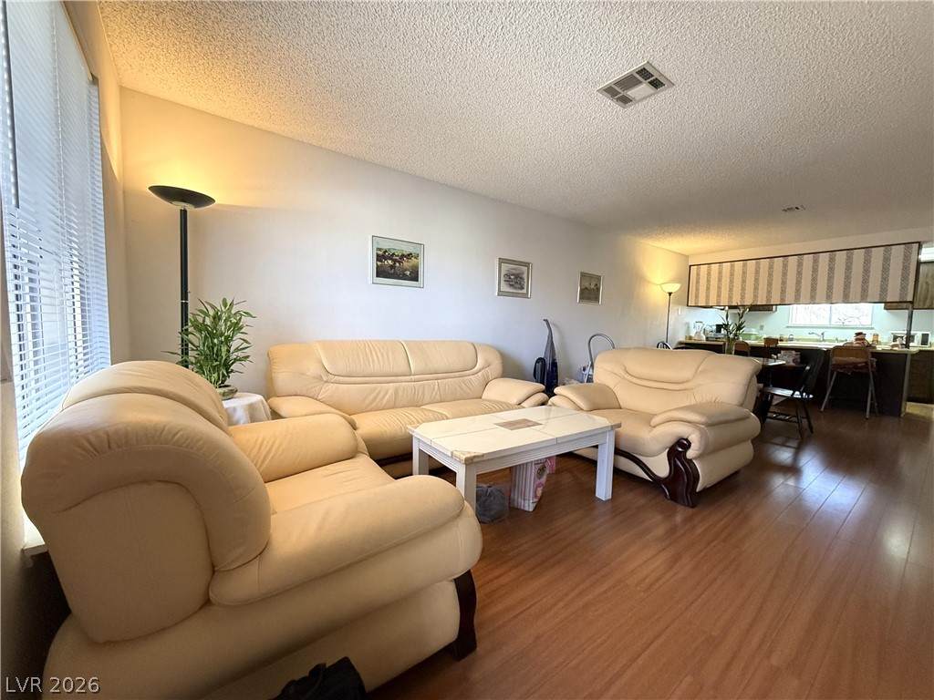 https://bt-photos.global.ssl.fastly.net/vegas/orig_boomver_1_2802324-2.jpg