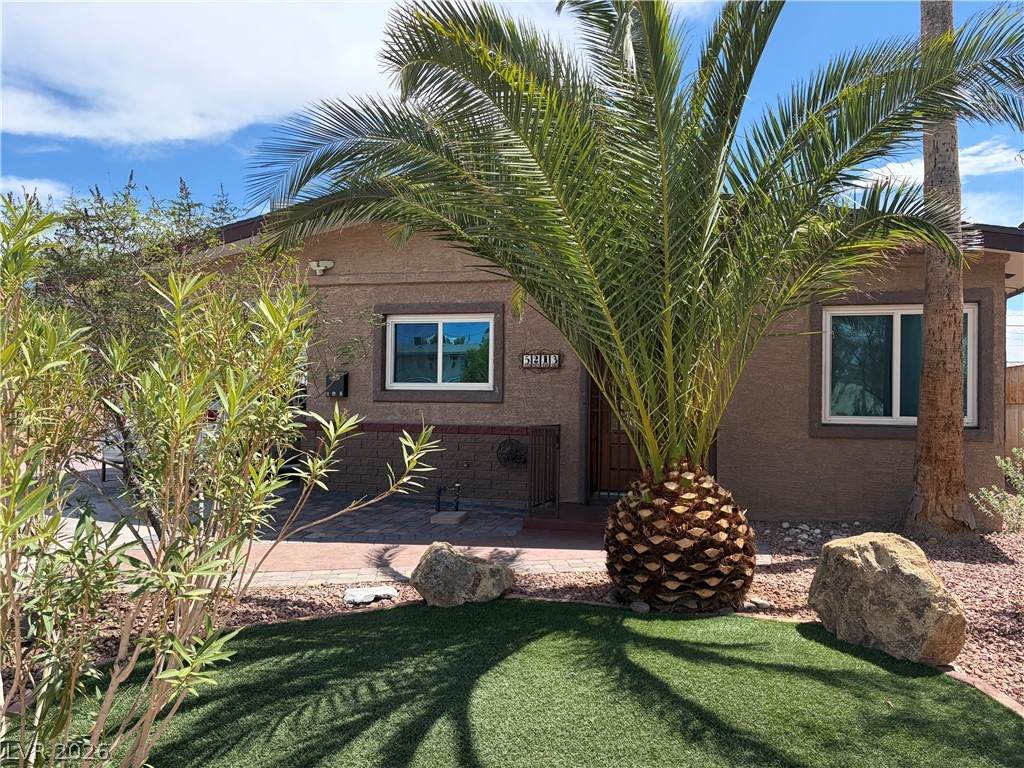 5213 Pebble Beach Boulevard - Photo 1