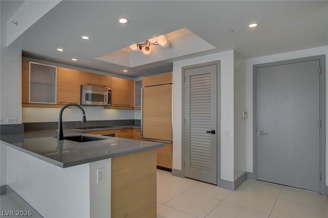 222 Karen Avenue - Photo 1