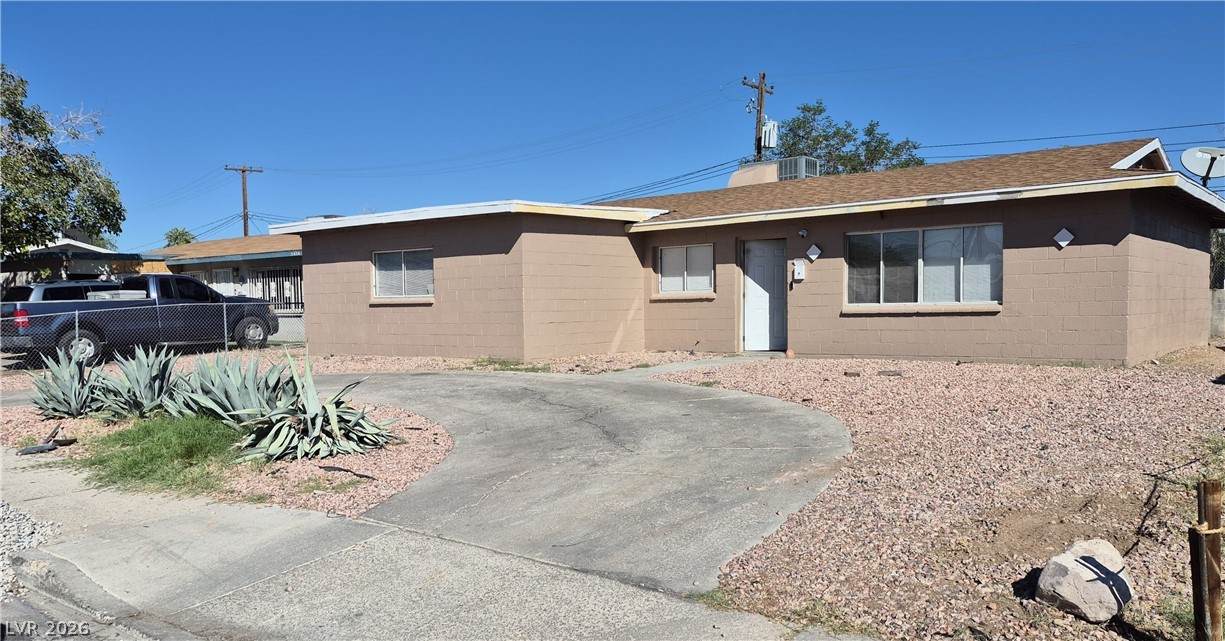2032 Lawry Avenue - Photo 1