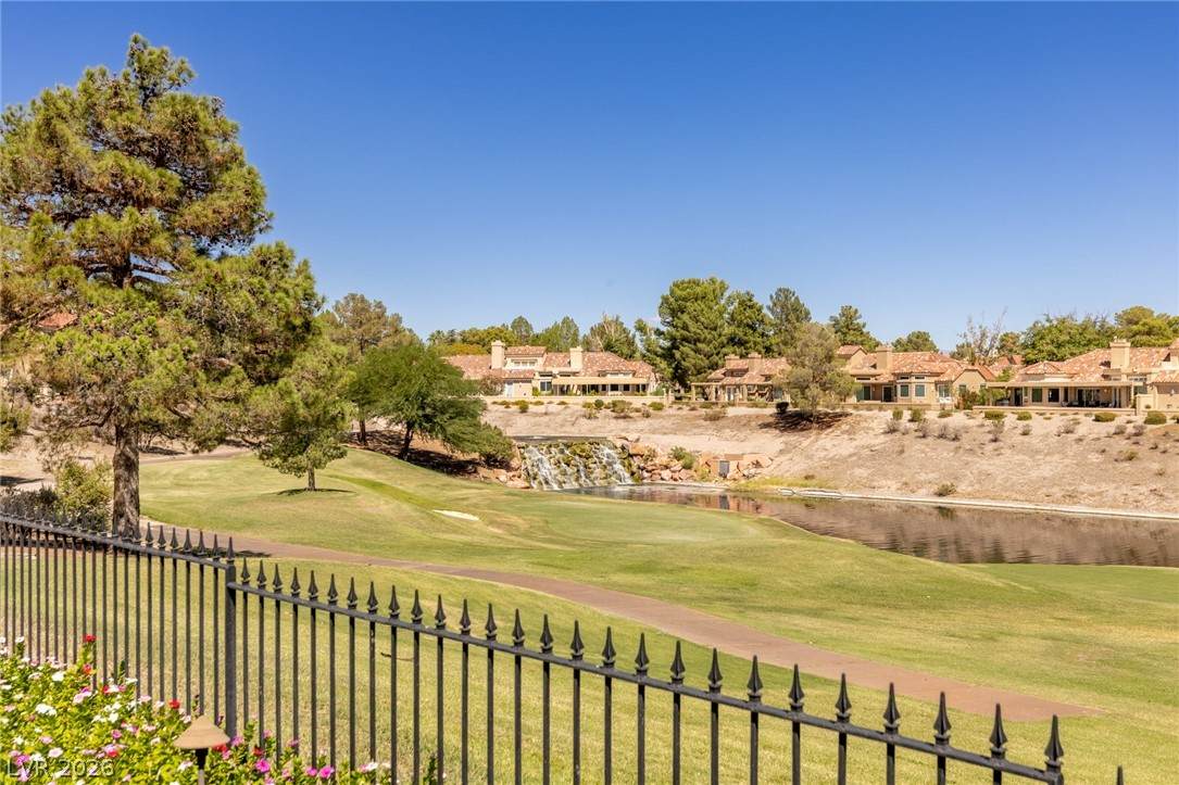 8060 Castle Pines Avenue - Photo 1