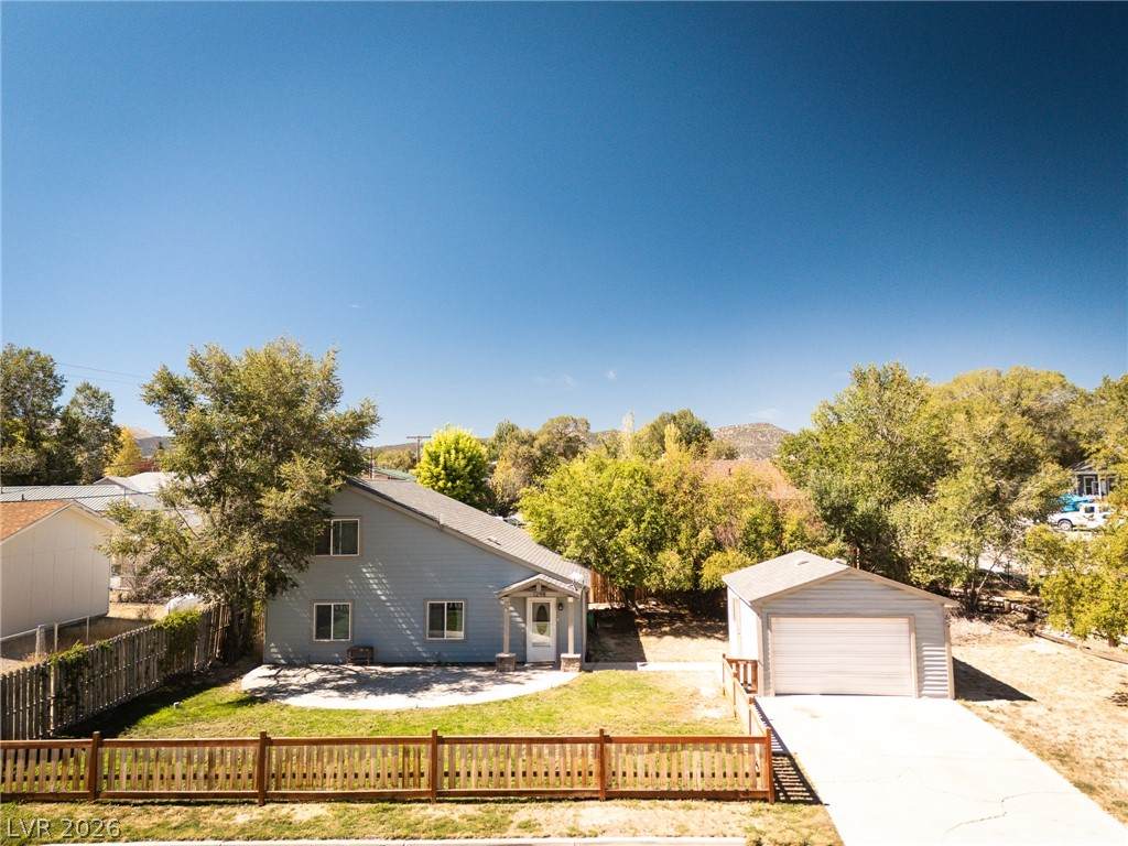 1298 Avenue H - Photo 1