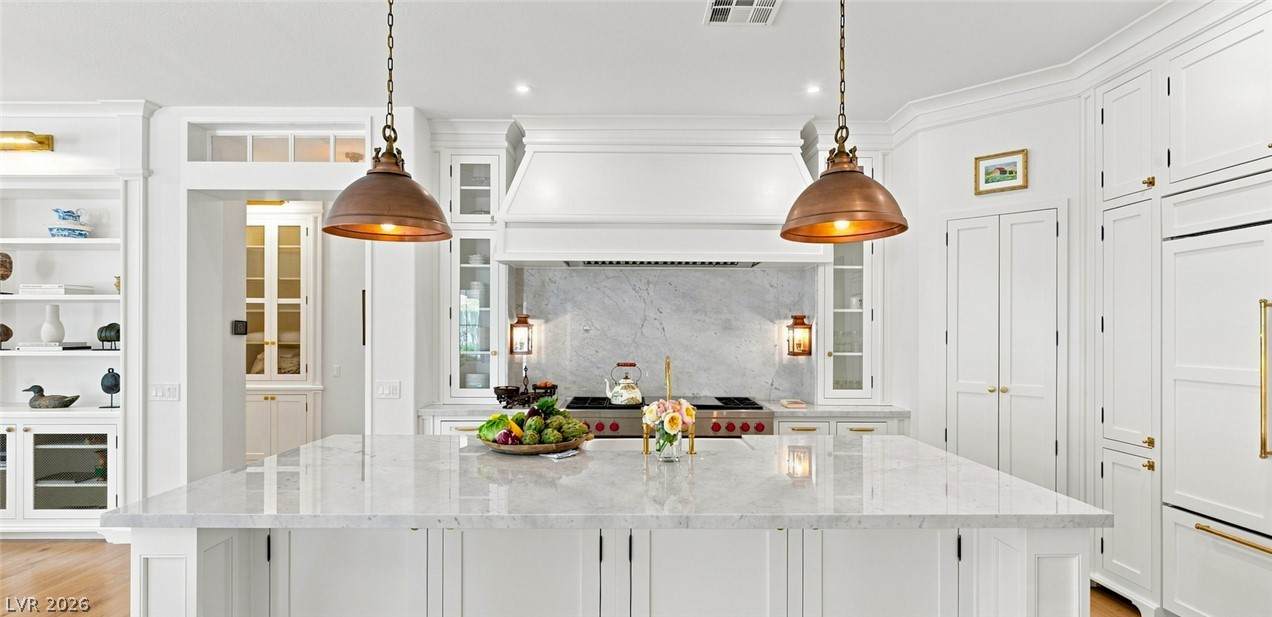 8 Pine Hollow Drive - Photo 1