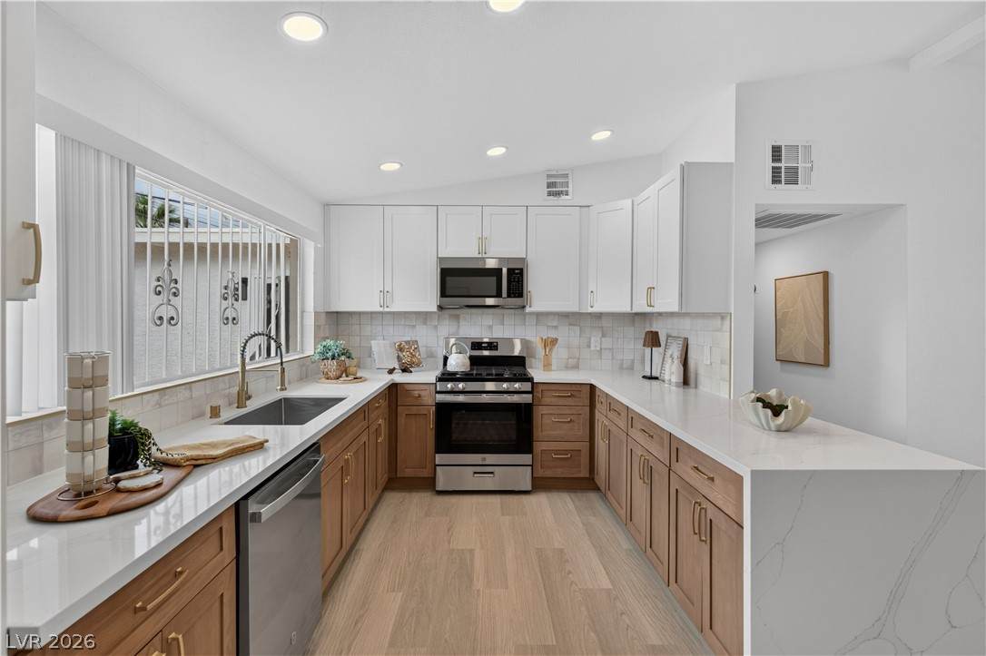 433 23rd Street - Photo 1