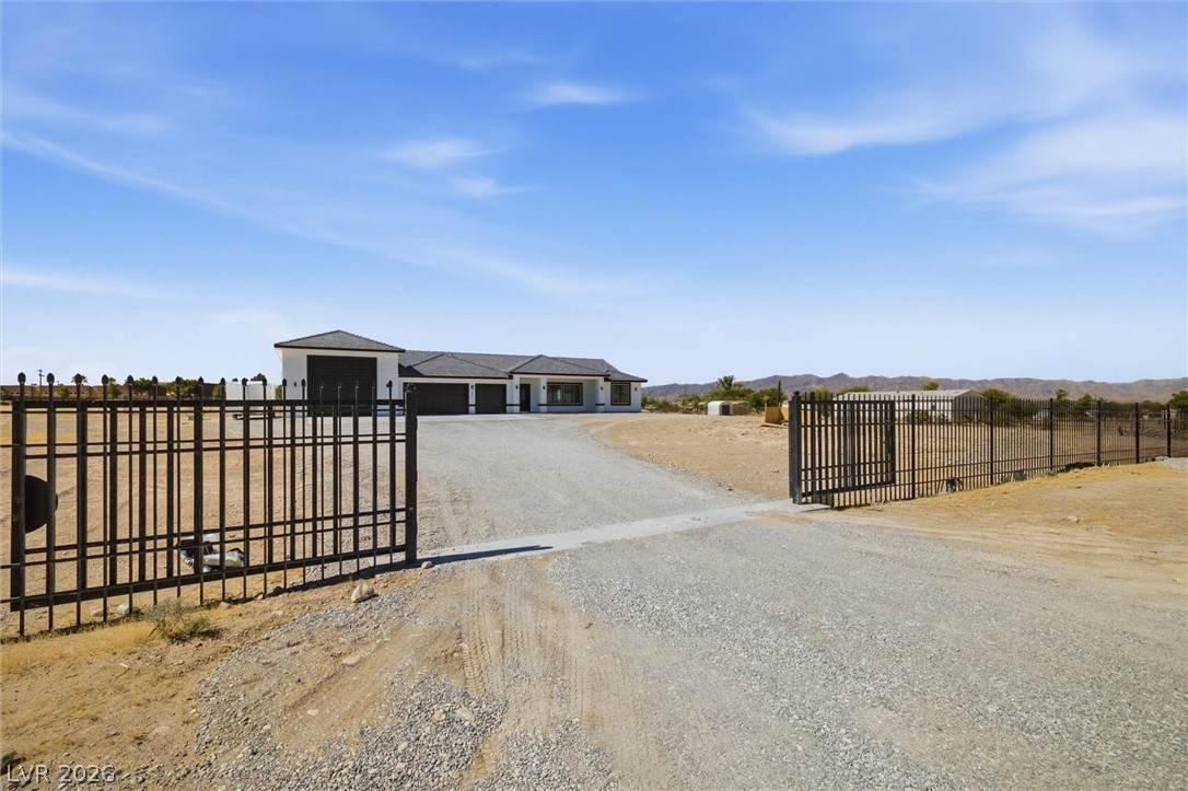 5910 Kellogg Road - Photo 1