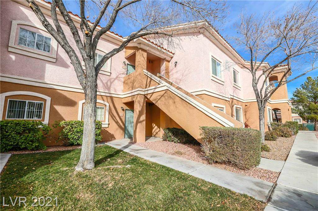 401 Amber Pine Street - Photo 1