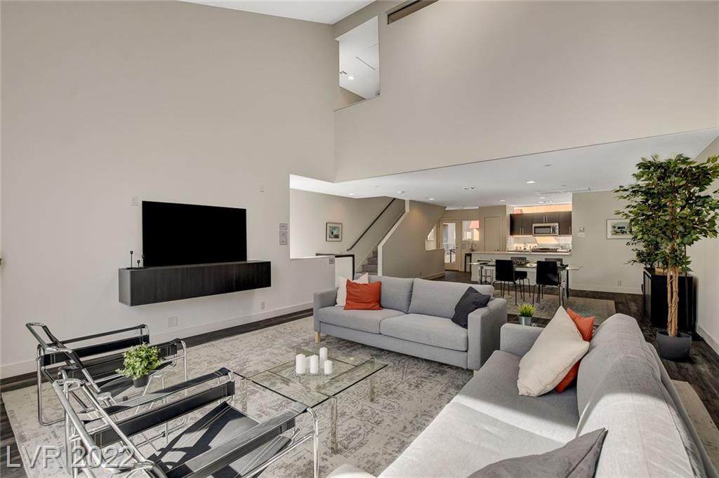 40 Kempton Street - Photo 1