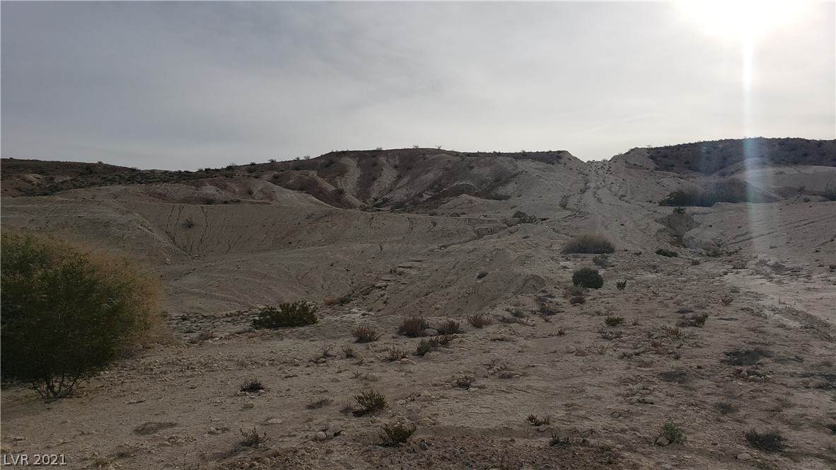 0 - Photo 1