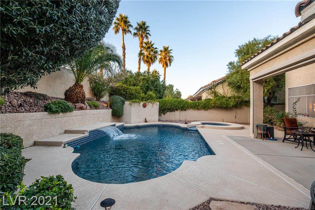 2033 Bobtail Circle - Photo 1