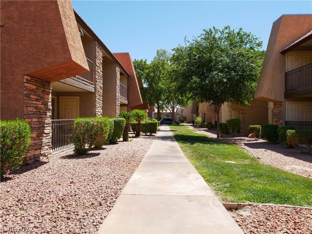 5286 River Glen Drive - Photo 1