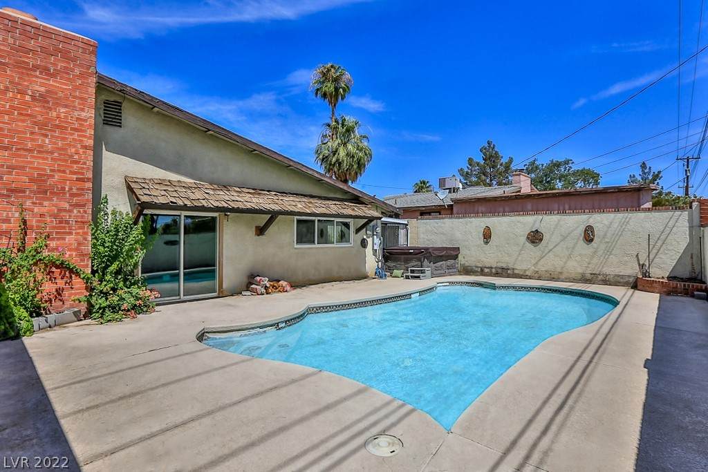 3208 Pawnee Drive - Photo 1