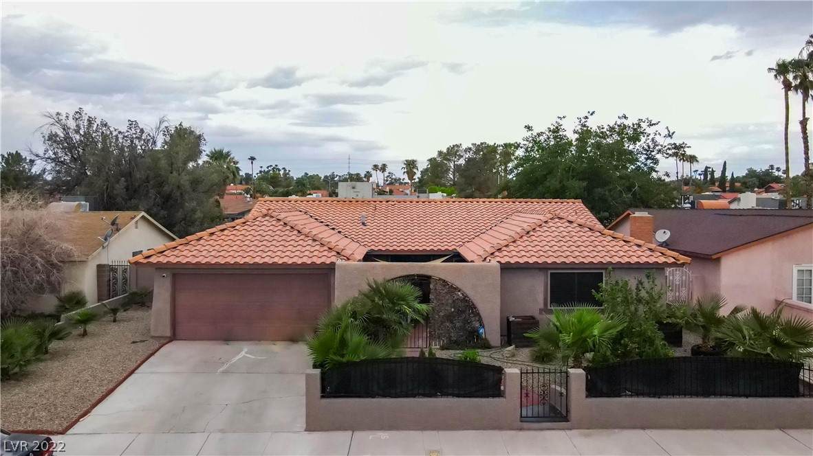 5385 Ravendale Circle - Photo 1