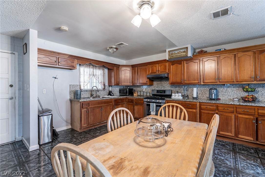 4651 Sun Valley Drive - Photo 1