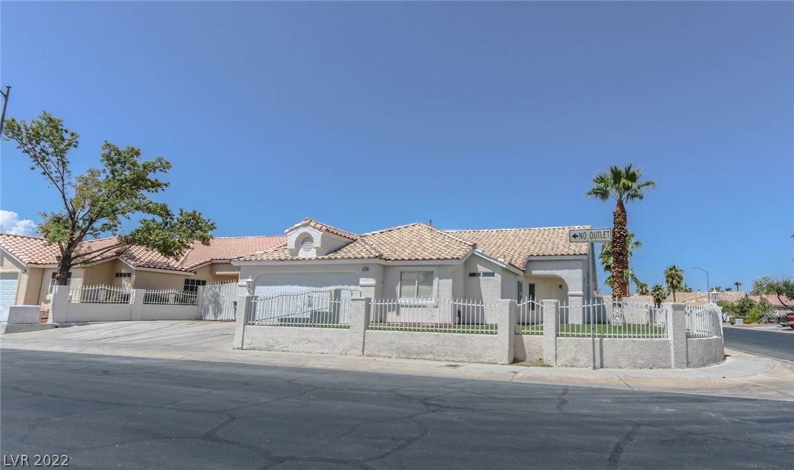 6320 Maxwood Court - Photo 1