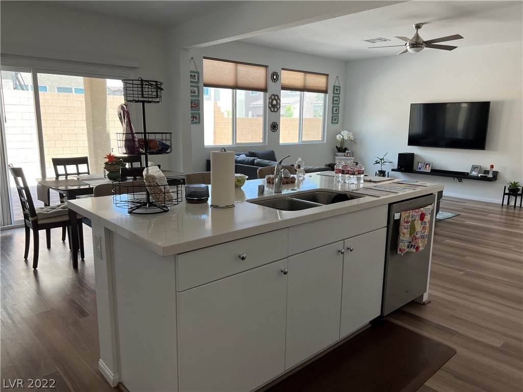 122 Rock Crossing Avenue - Photo 1