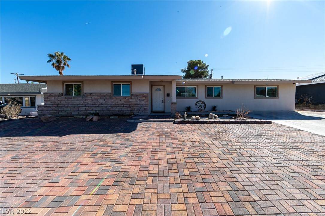 704 Pyramid Drive - Photo 1