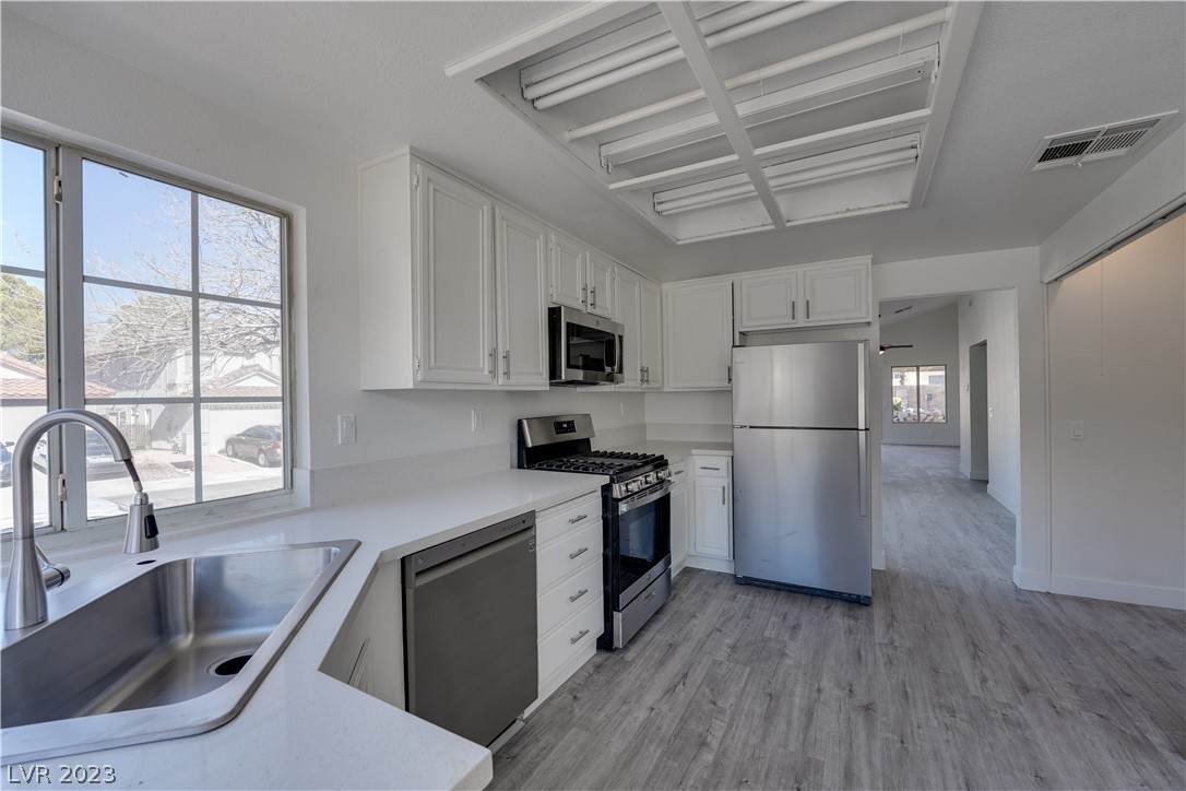 3204 Oyster Bay Street - Photo 1