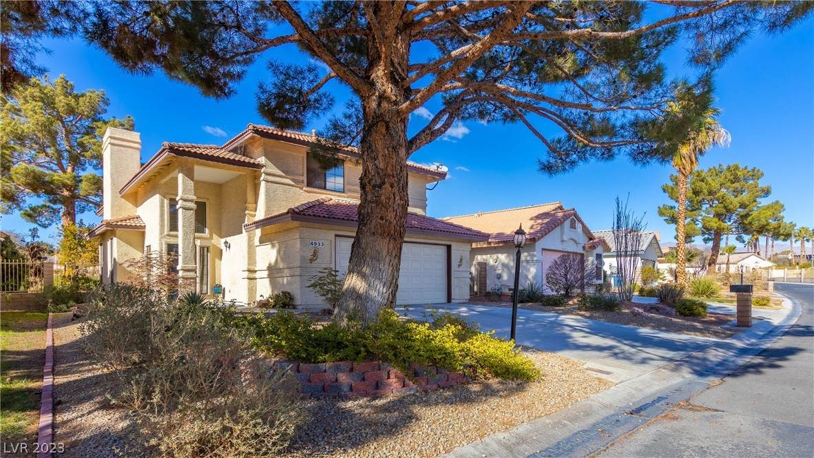 4933 Fiesta Lakes Street - Photo 1