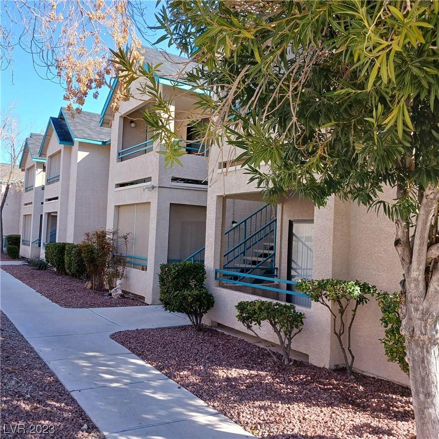 5211 Lindell Road - Photo 1