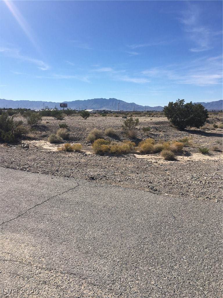 620 Humahuaca Street - Photo 1