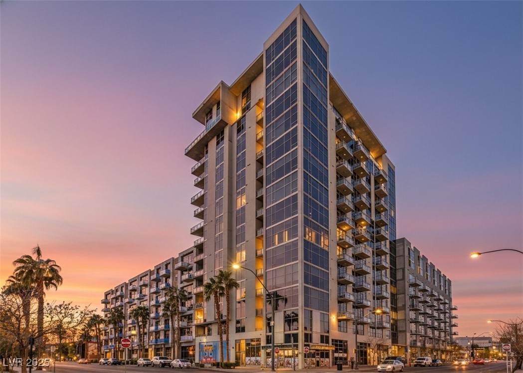 353 Bonneville Avenue - Photo 1