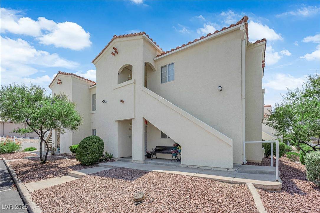698 Racetrack Road - Photo 1