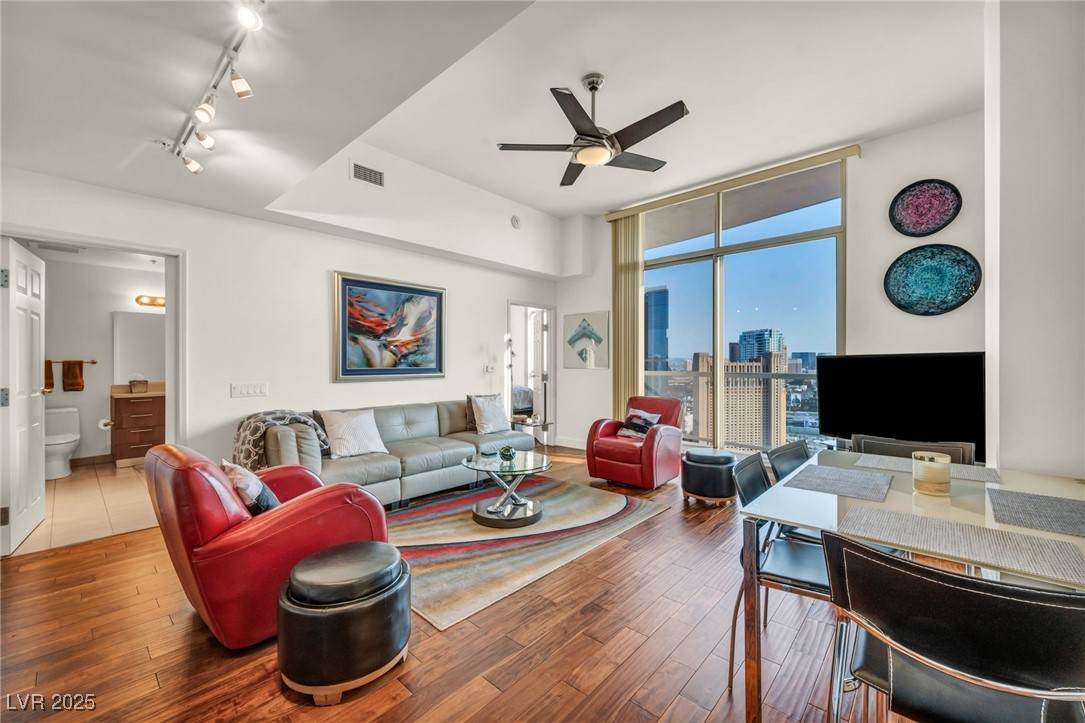 200 Sahara Avenue - Photo 1