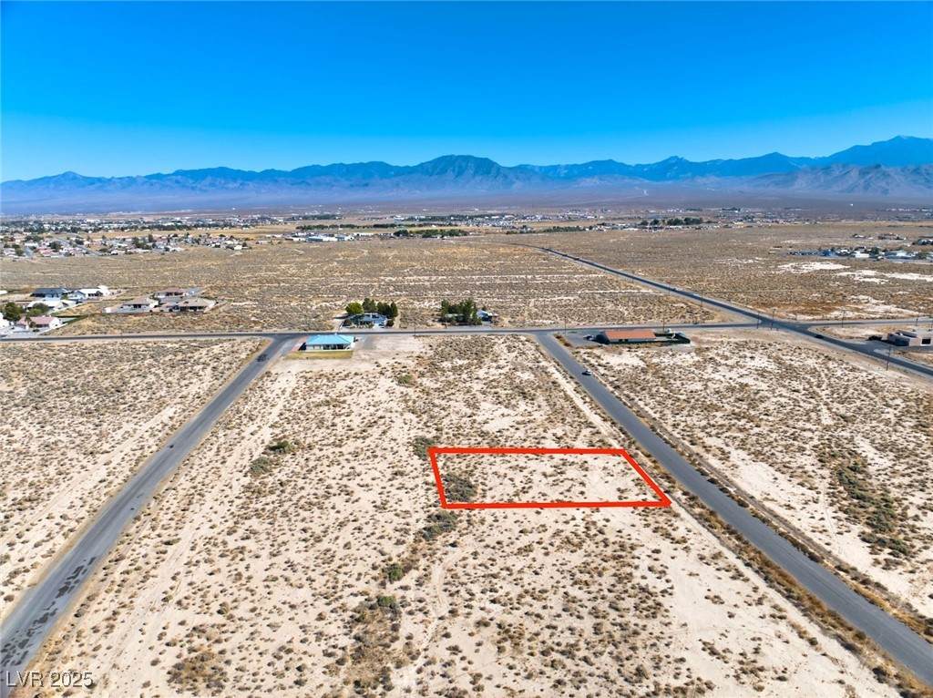 2720 Mariposa Avenue - Photo 1
