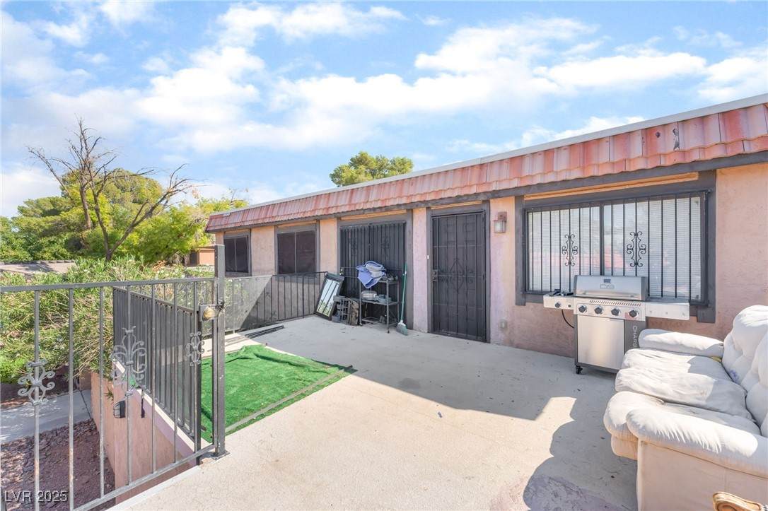 300 Brookside Lane - Photo 1