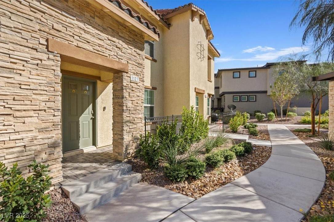 1127 Ruby Sparrow Street - Photo 1