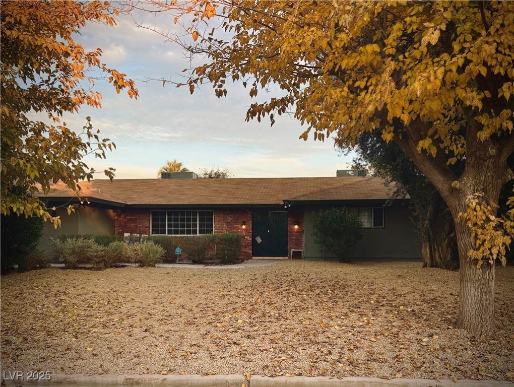 4202 Pinecrest Circle - Photo 1