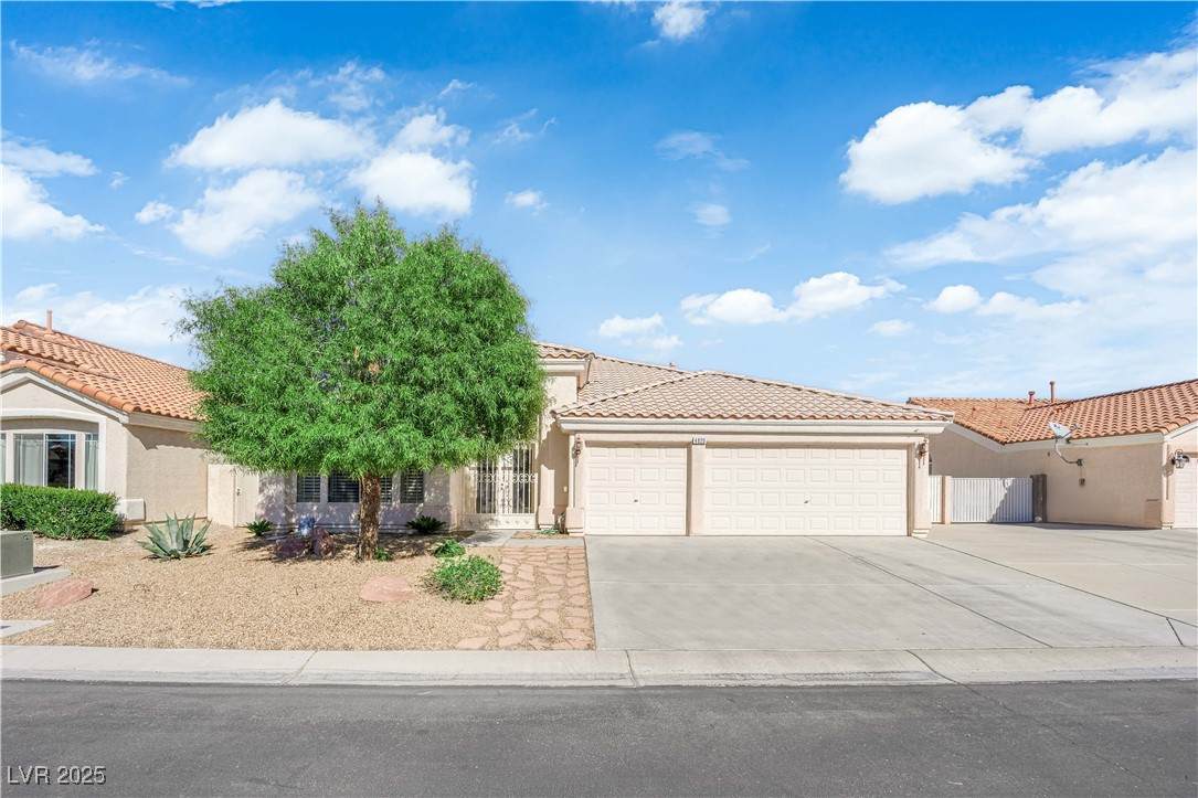 4920 Encore Paradise Avenue - Photo 1