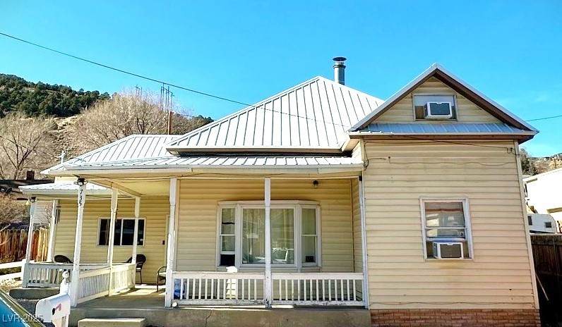 735 Canyon Street - Photo 1