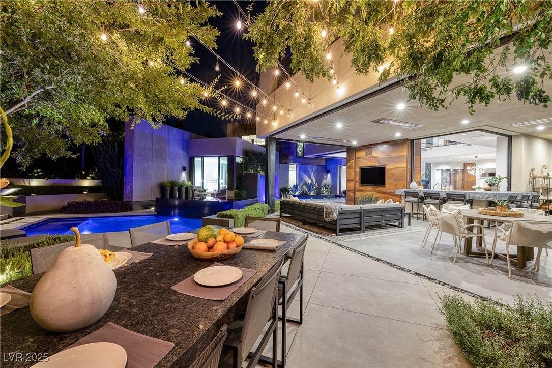 21 Drifting Shadow Way - Photo 1