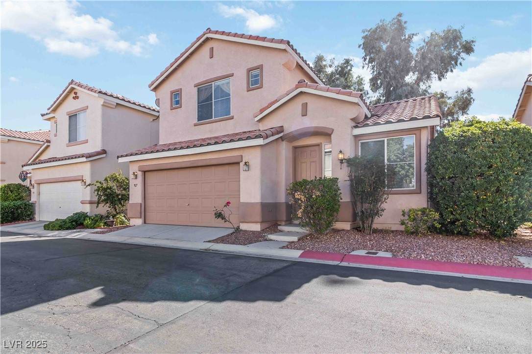 927 Clear Diamond Avenue - Photo 1