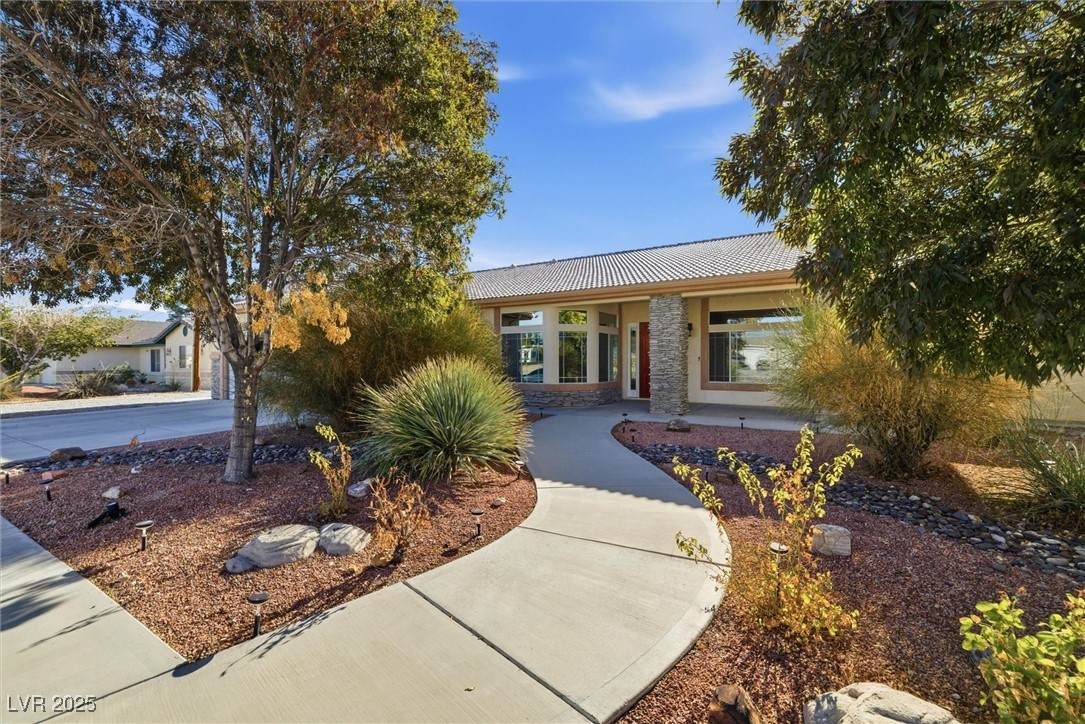 61 Calvada Boulevard - Photo 1