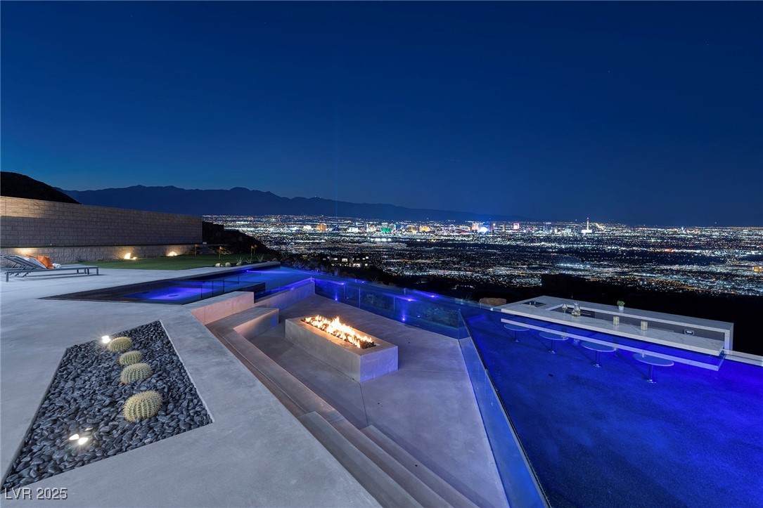 563 Grand Rim Drive - Photo 1