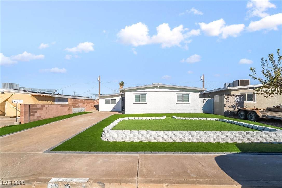 1540 Palm Street - Photo 1