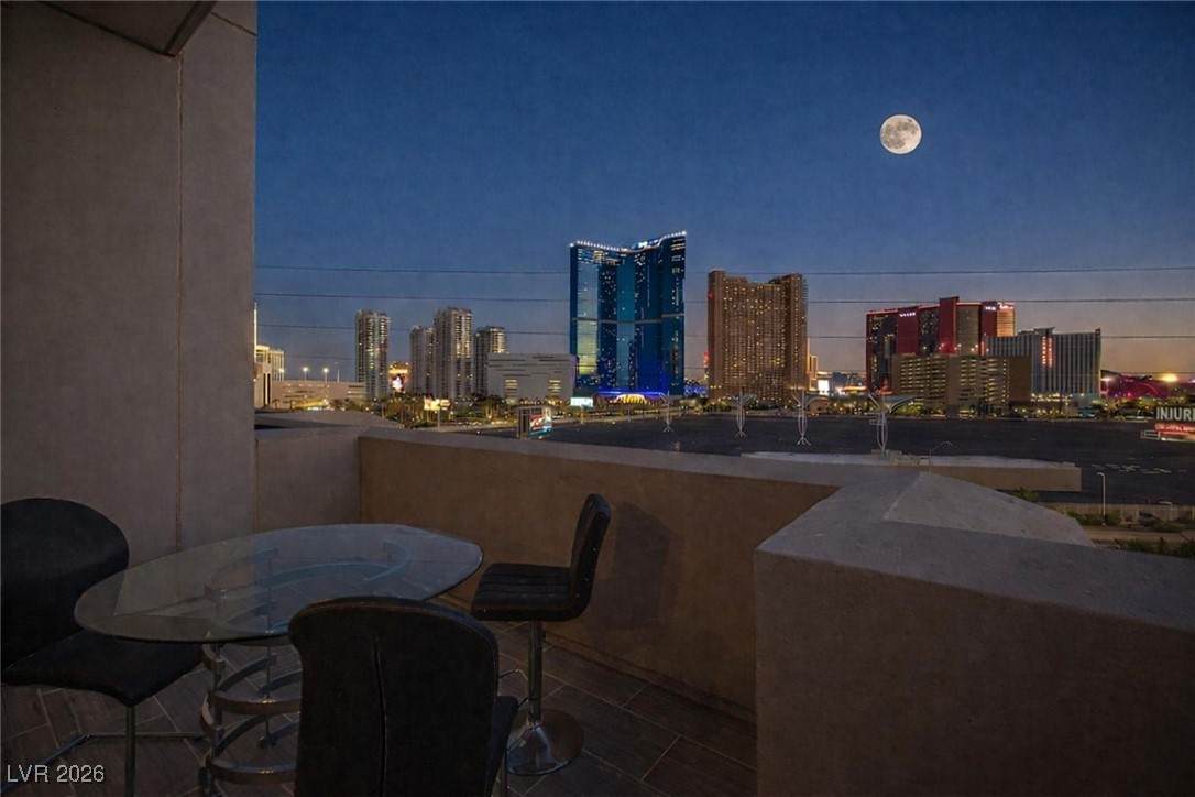 https://bt-photos.global.ssl.fastly.net/vegas/orig_boomver_2_2744606-2.jpg