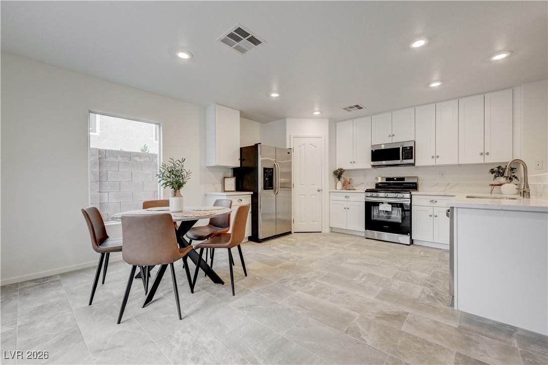 758 Iron Bridge Street - Photo 1