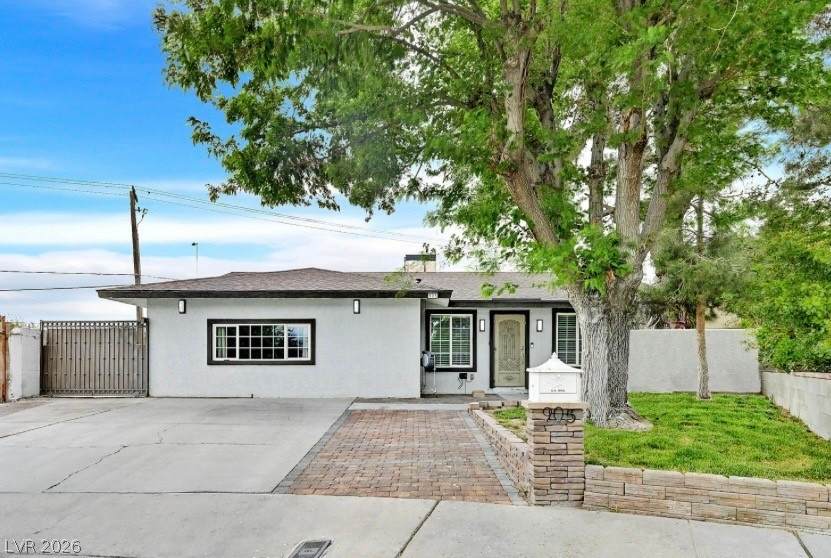905 Vaughn Street - Photo 1
