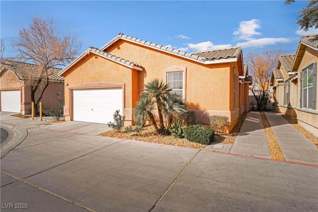 2528 Living Rock Street - Photo 1