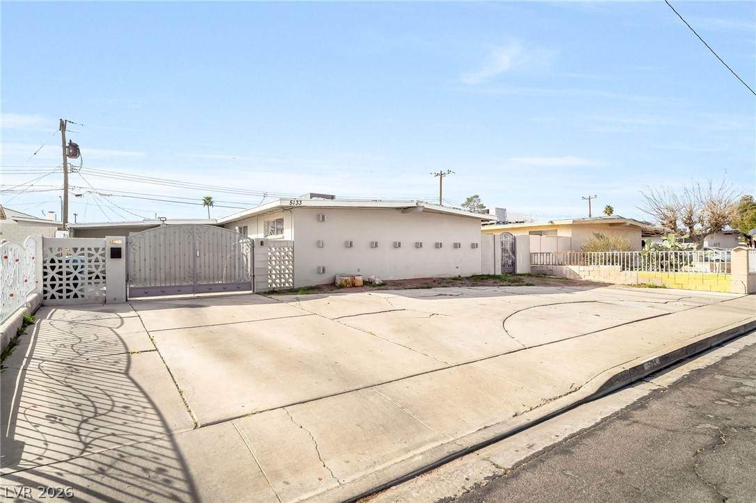 5133 Sun Valley Drive - Photo 1