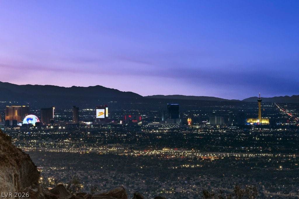 https://bt-photos.global.ssl.fastly.net/vegas/orig_boomver_2_2778596-2.jpg