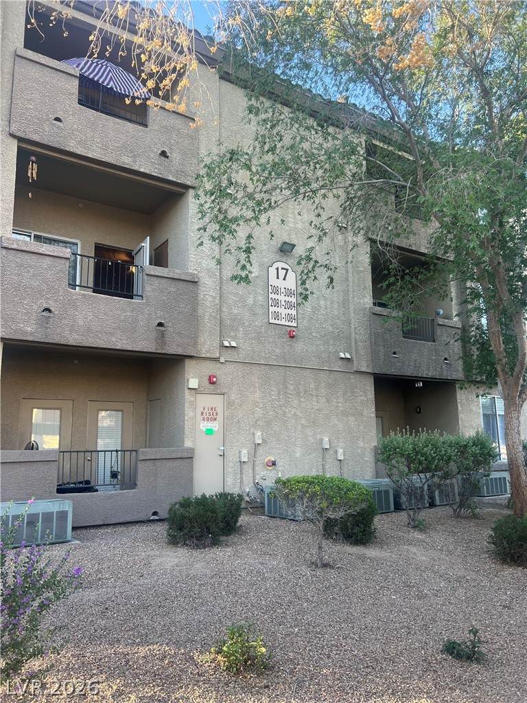 4400 Jones Boulevard - Photo 1