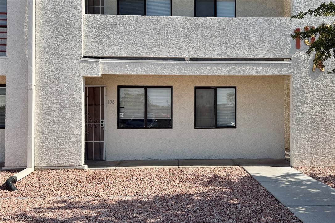 1381 University Avenue - Photo 1