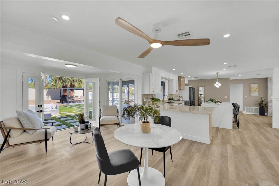 502 Park Way - Photo 1
